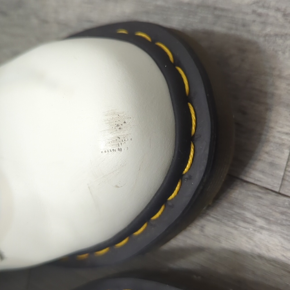 Dr. Martens - Picture 9 of 11